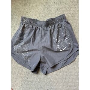 Nike Dry Fit gray shorts size small 3" inseam‎